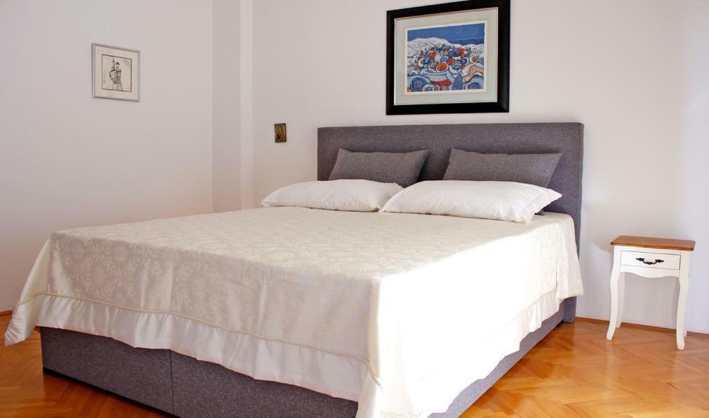 Apartmani Volga Petrcane Exteriör bild