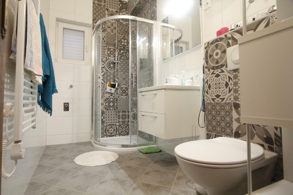 Apartmani Volga Petrcane Exteriör bild